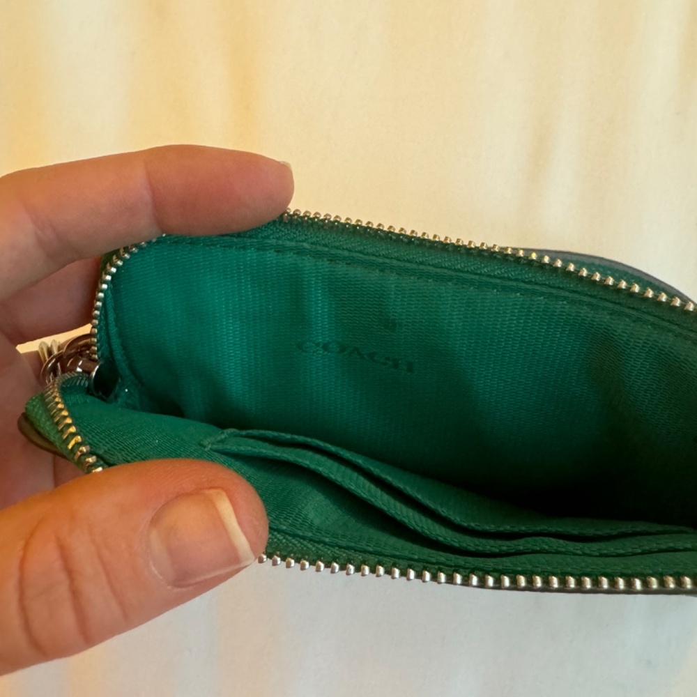 Coach Kelly green wristlet - Picture 4 of 5